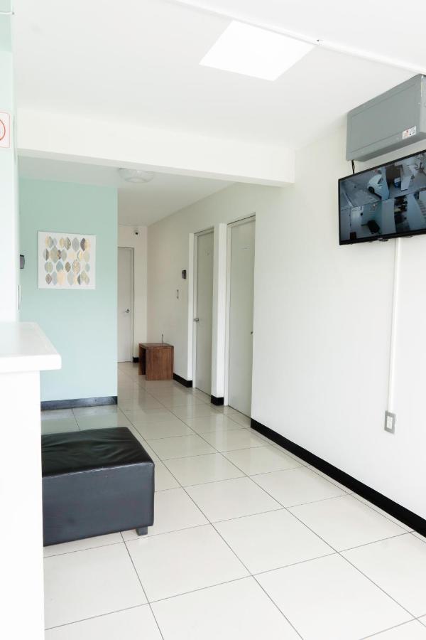 Esencia Hostal Terminal Oaxaca Екстер'єр фото